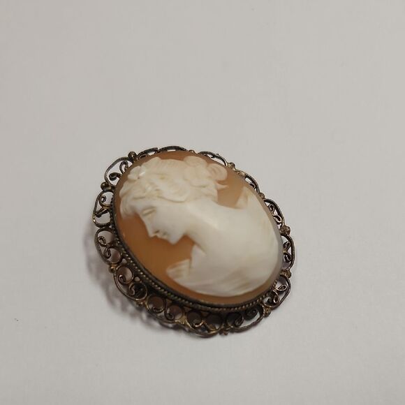 Left Facing RARE Carved Shell Cameo Brooch - Picture 7 of 8